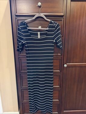 Lou & Grey Black and White Striped Midi Dress
